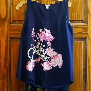 Small sleeveless Paraphrase tank with pink flowers